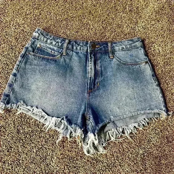 Articles of society women’s fray edge denim Jean shorts size 26 Summer, everyday - Picture 1 of 13